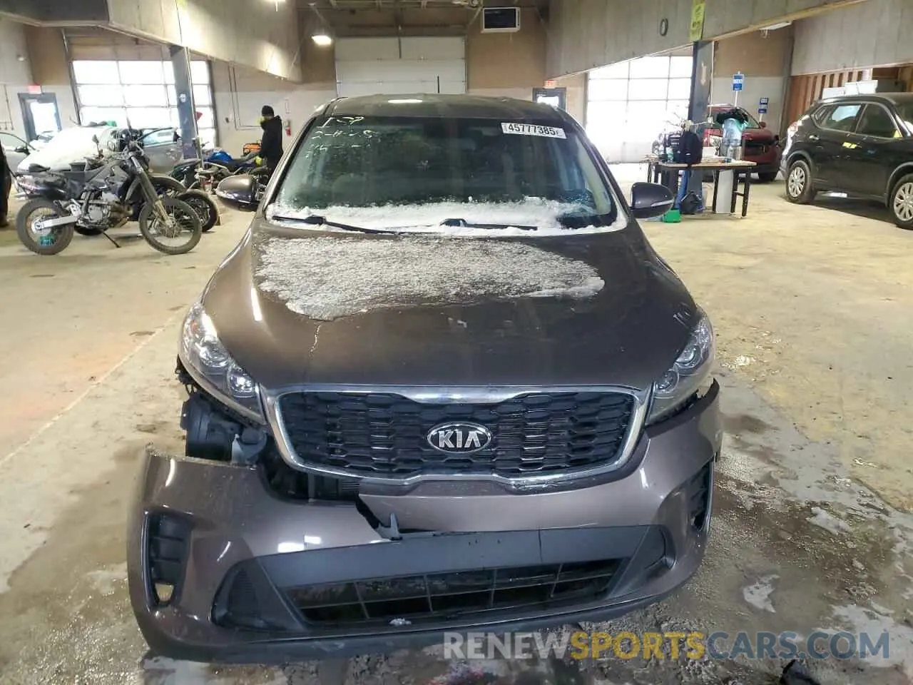 5 Photograph of a damaged car 5XYPGDA39KG554855 KIA SORENTO 2019
