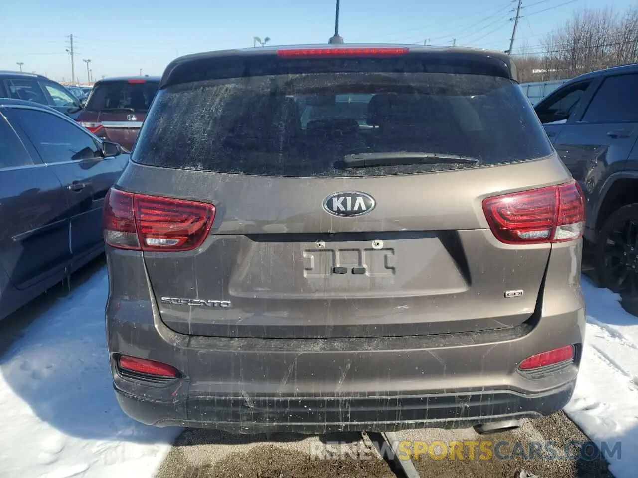 6 Photograph of a damaged car 5XYPGDA39KG554855 KIA SORENTO 2019