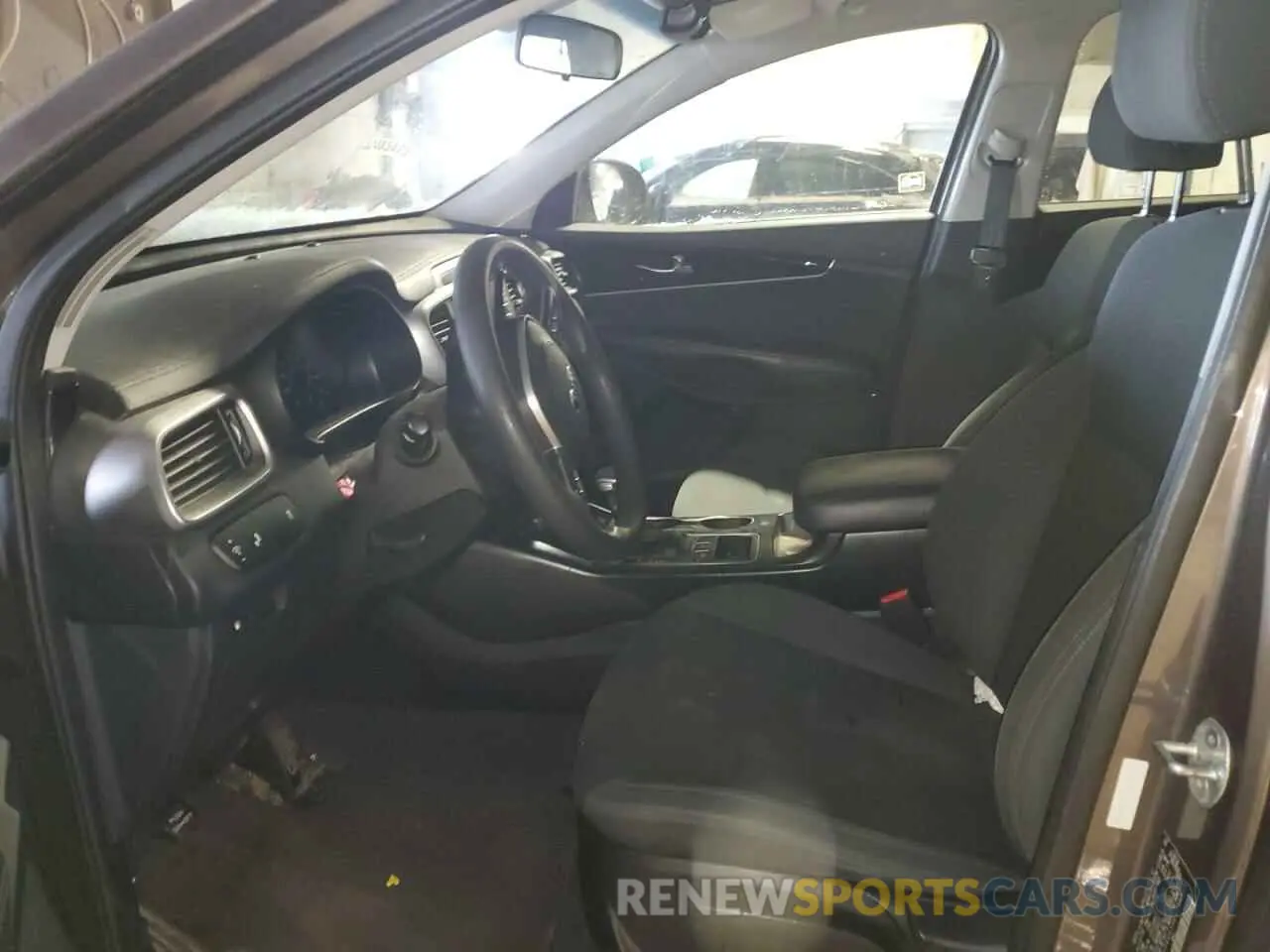 7 Photograph of a damaged car 5XYPGDA39KG554855 KIA SORENTO 2019