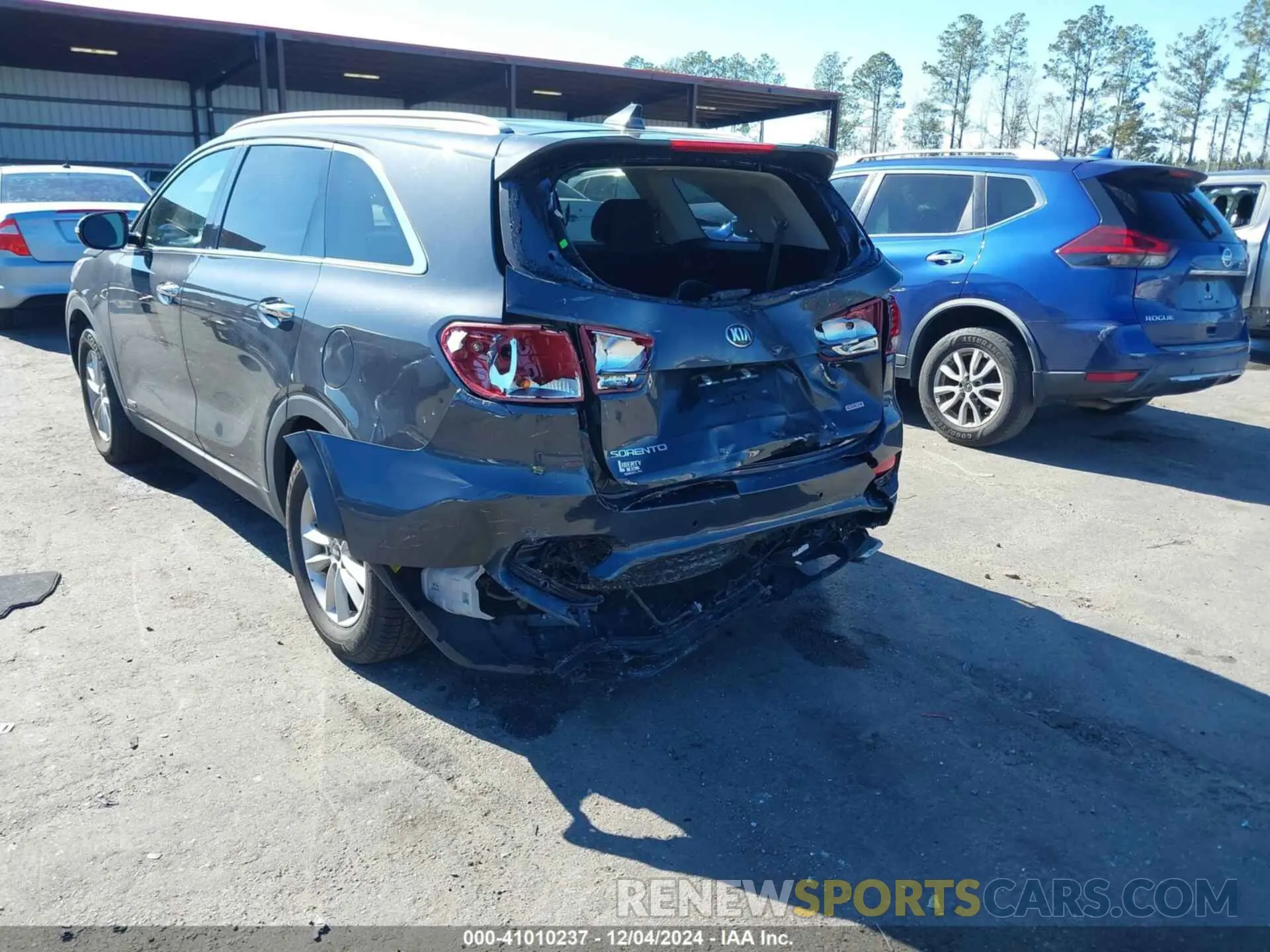 3 Photograph of a damaged car 5XYPGDA3XKG436510 KIA SORENTO 2019