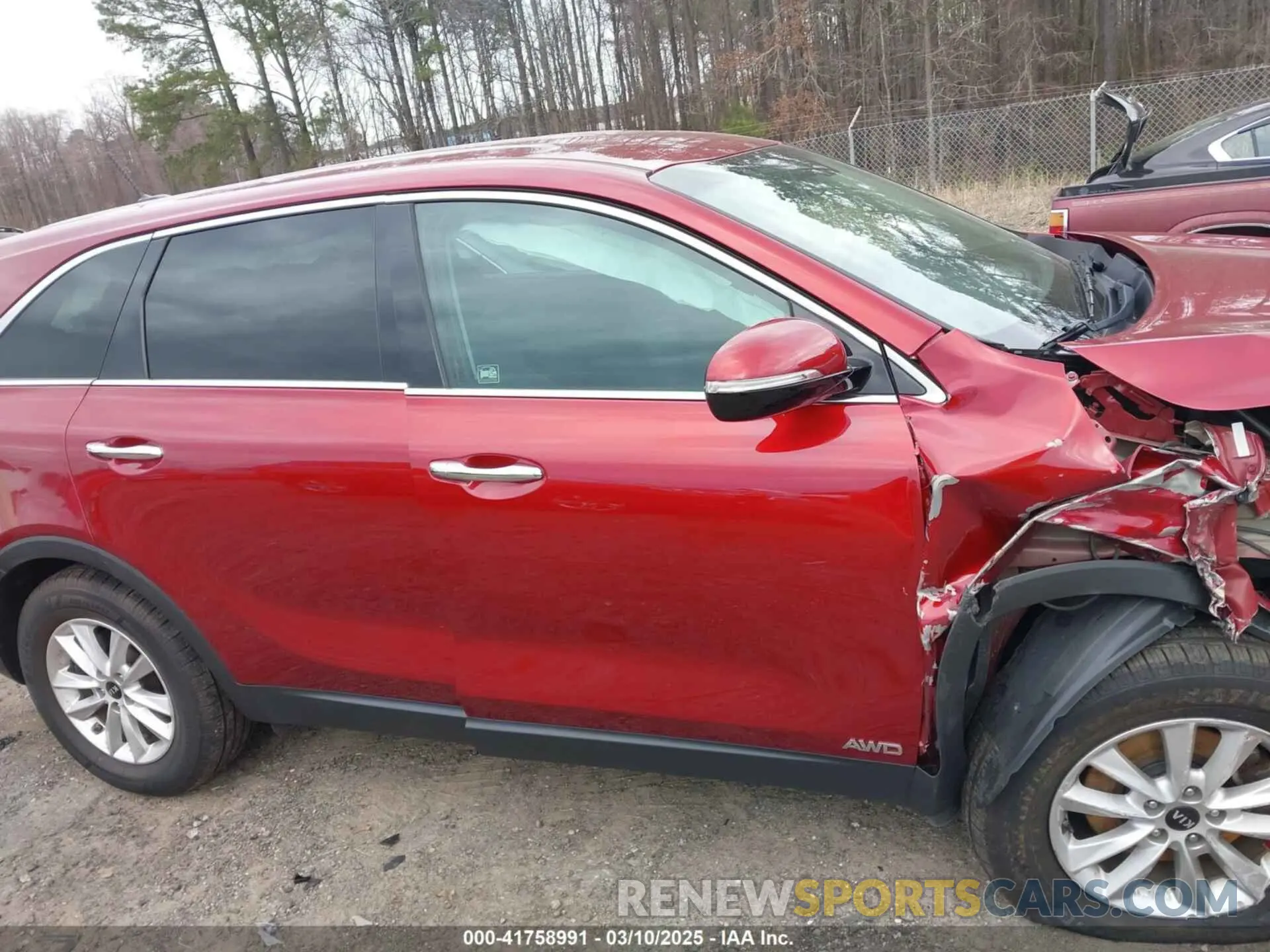 13 Photograph of a damaged car 5XYPGDA3XKG470852 KIA SORENTO 2019