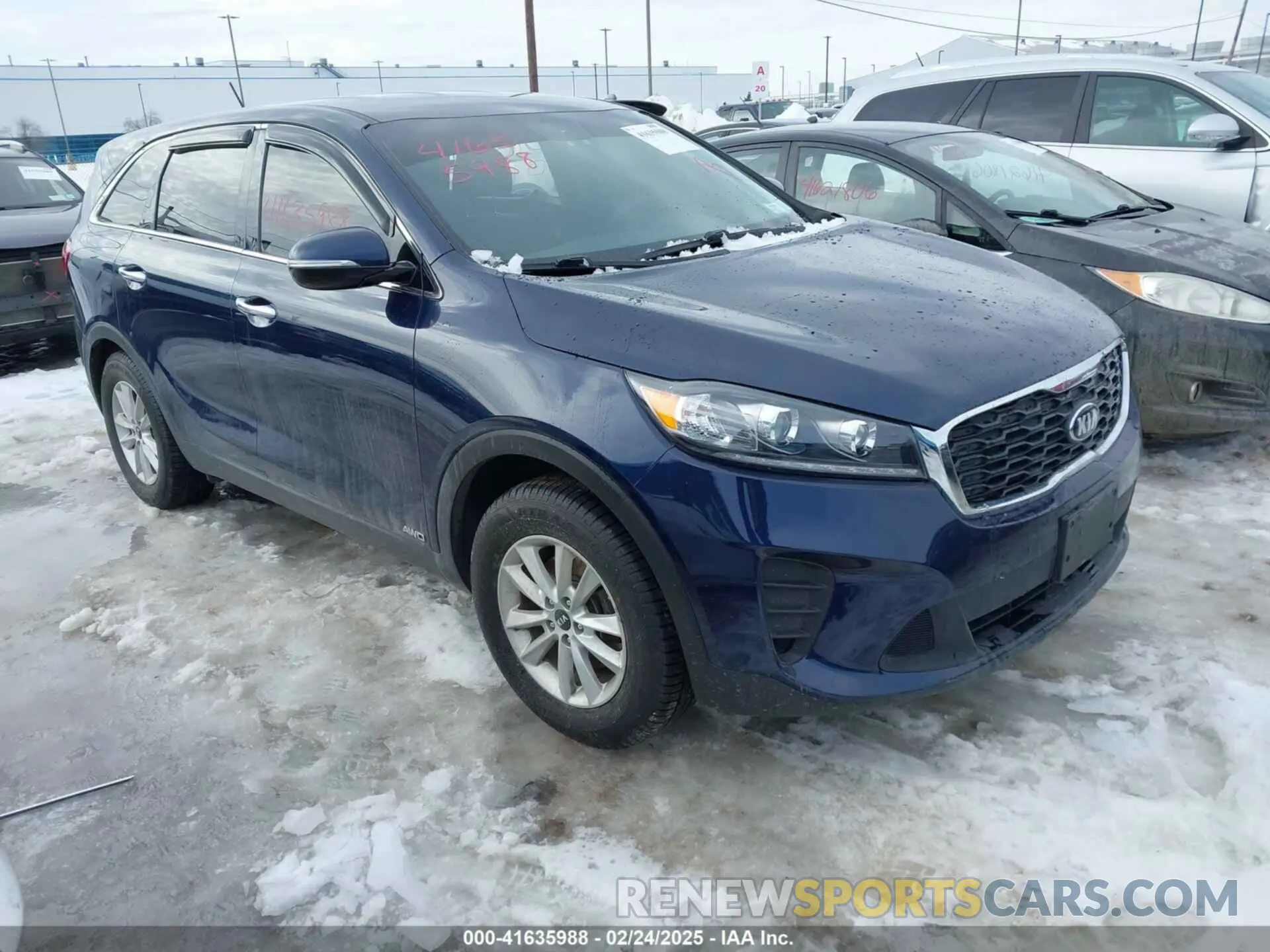 1 Photograph of a damaged car 5XYPGDA3XKG526806 KIA SORENTO 2019