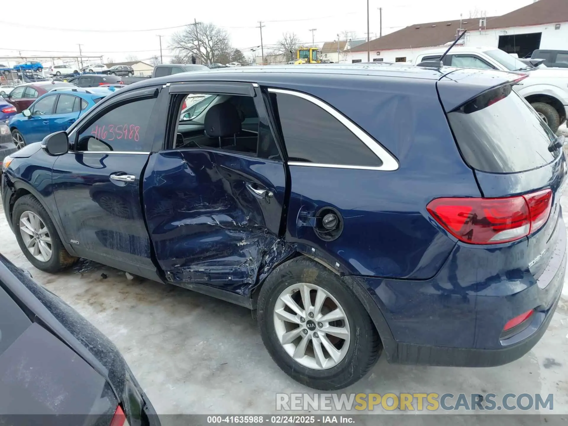 14 Photograph of a damaged car 5XYPGDA3XKG526806 KIA SORENTO 2019