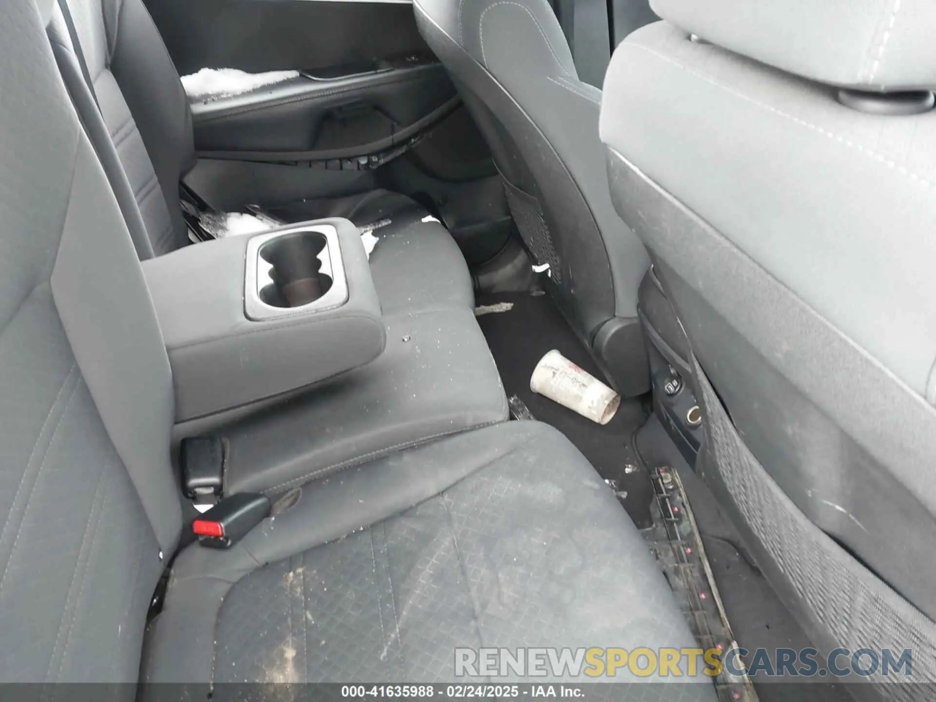 8 Photograph of a damaged car 5XYPGDA3XKG526806 KIA SORENTO 2019