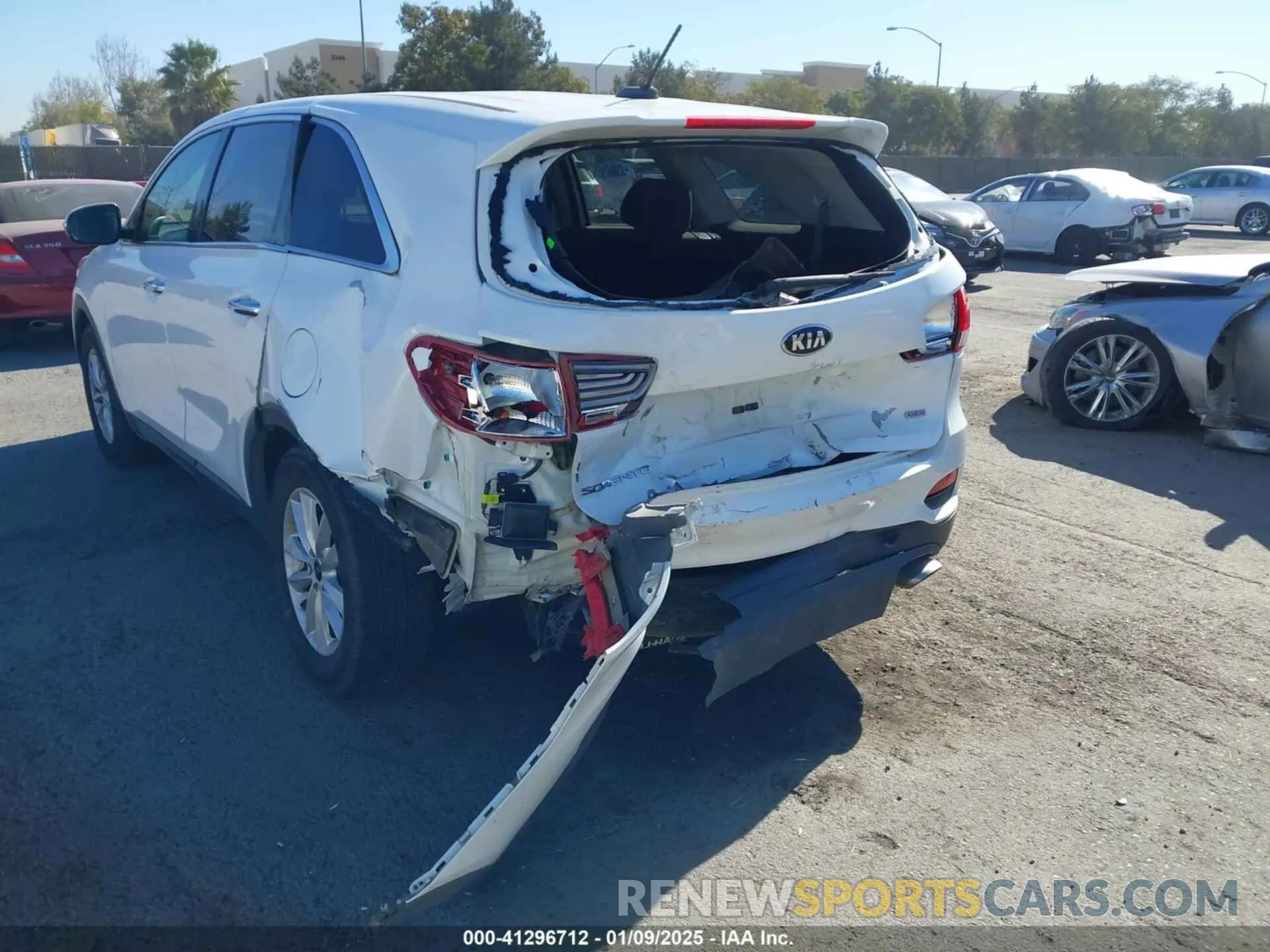 6 Photograph of a damaged car 5XYPGDA3XKG551673 KIA SORENTO 2019
