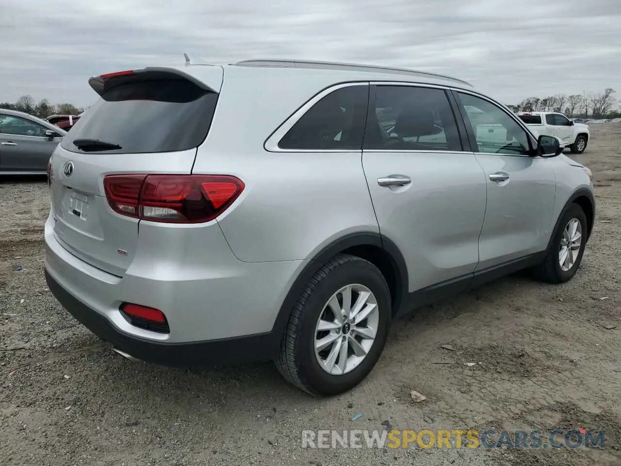 3 Photograph of a damaged car 5XYPGDA3XKG571034 KIA SORENTO 2019
