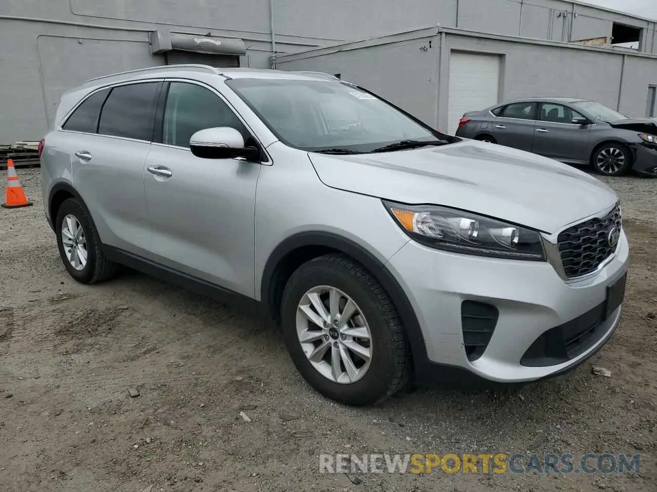 4 Photograph of a damaged car 5XYPGDA3XKG571034 KIA SORENTO 2019