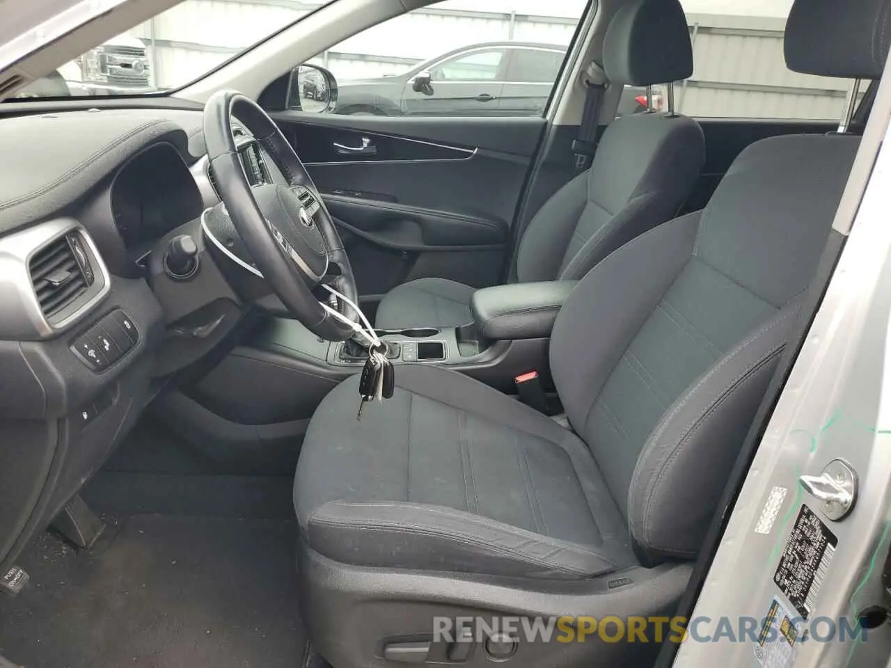 7 Photograph of a damaged car 5XYPGDA3XKG571034 KIA SORENTO 2019