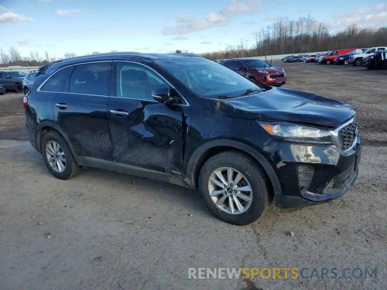 4 Photograph of a damaged car 5XYPGDA3XKG590618 KIA SORENTO 2019