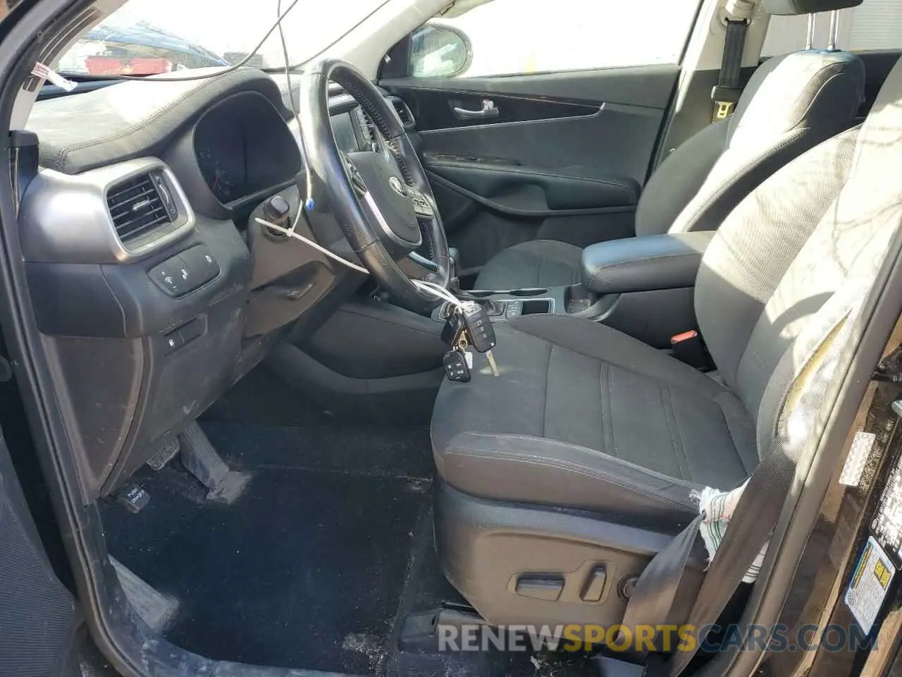 7 Photograph of a damaged car 5XYPGDA3XKG590618 KIA SORENTO 2019
