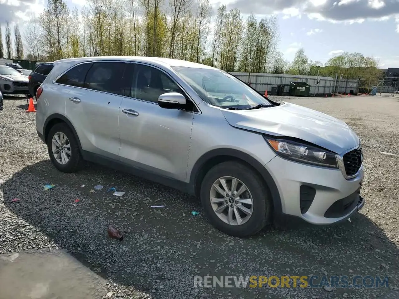 4 Photograph of a damaged car 5XYPGDA50KG485393 KIA SORENTO 2019