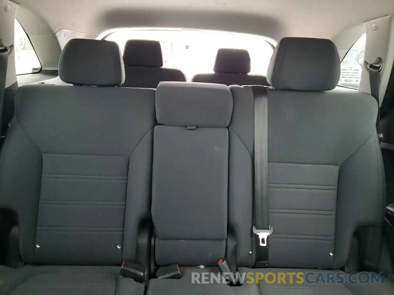 10 Photograph of a damaged car 5XYPGDA50KG487290 KIA SORENTO 2019