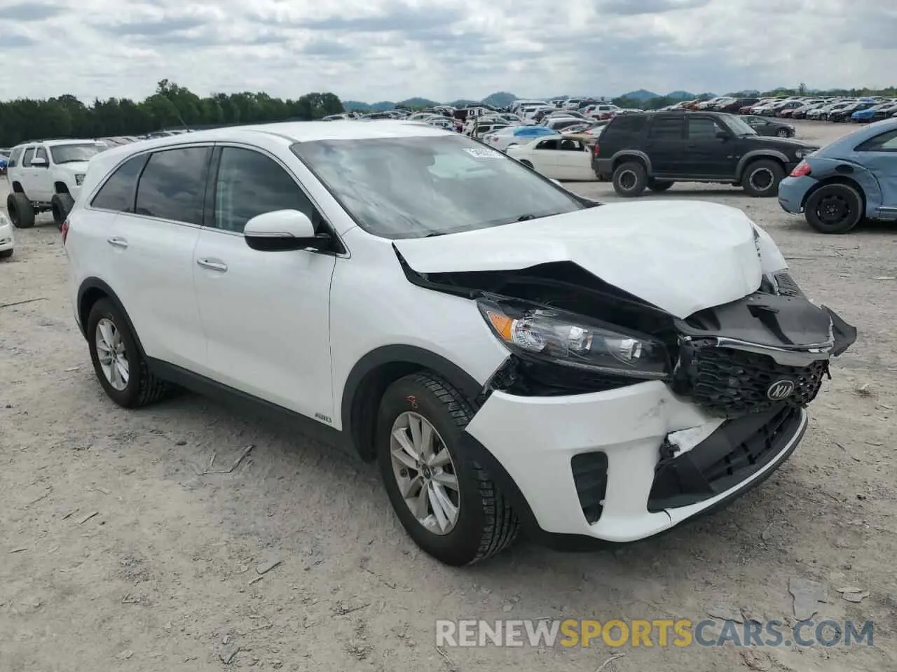 4 Photograph of a damaged car 5XYPGDA50KG487533 KIA SORENTO 2019