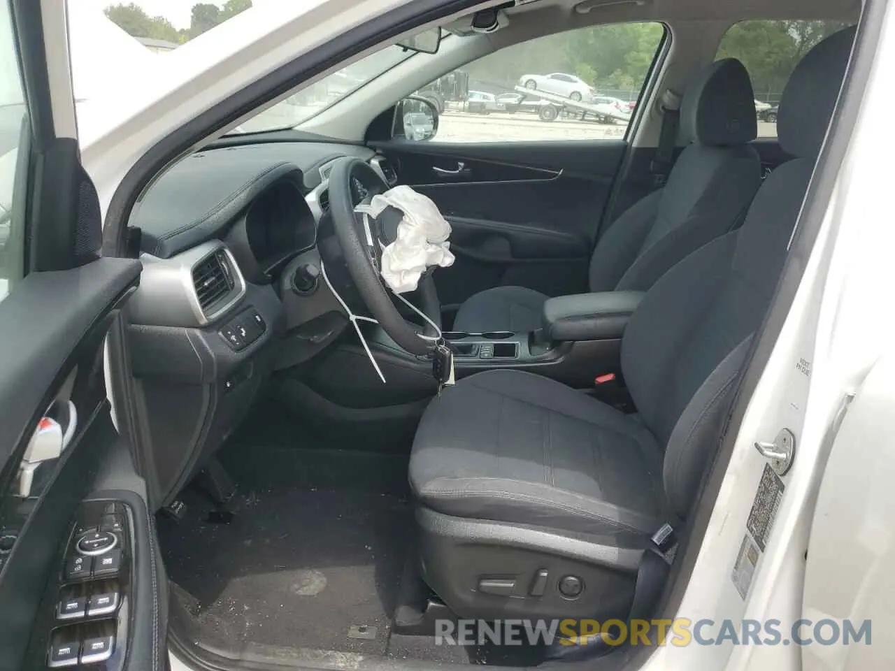 7 Photograph of a damaged car 5XYPGDA50KG487533 KIA SORENTO 2019