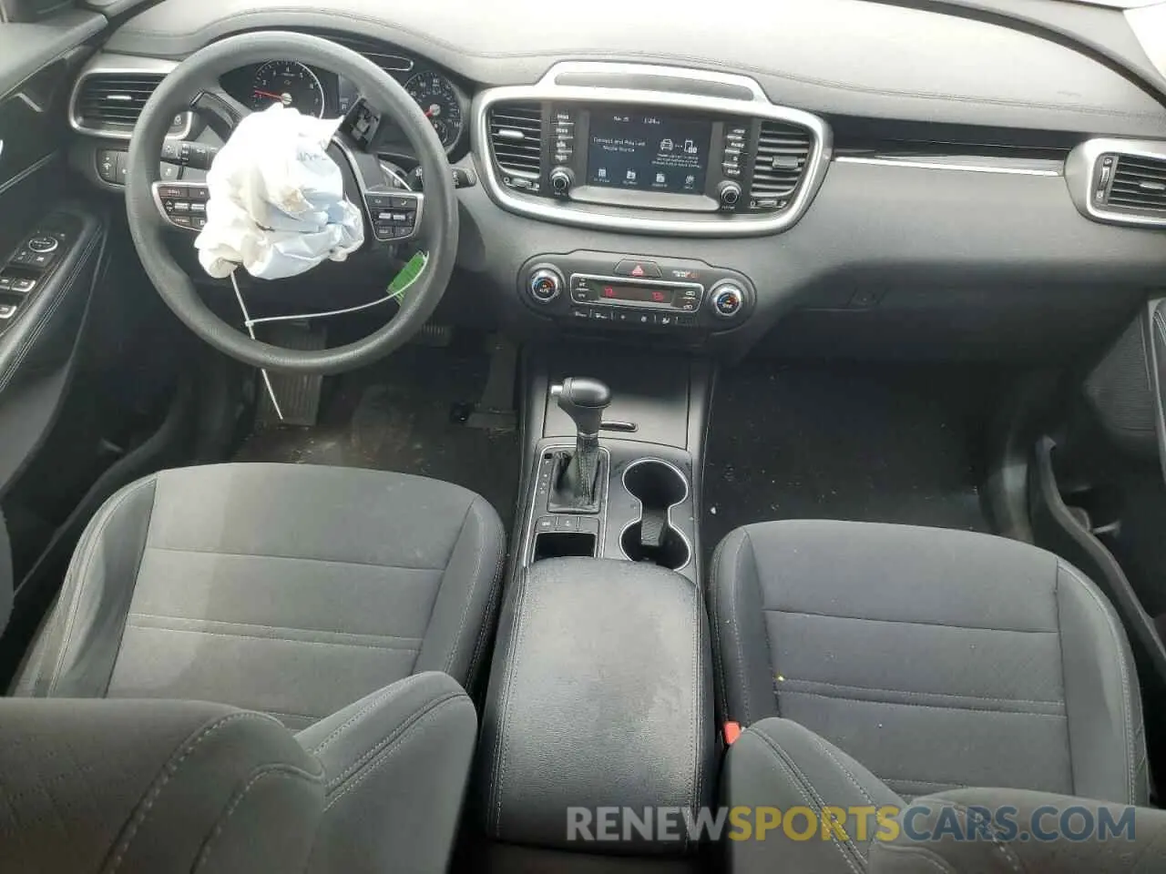 8 Photograph of a damaged car 5XYPGDA50KG487533 KIA SORENTO 2019