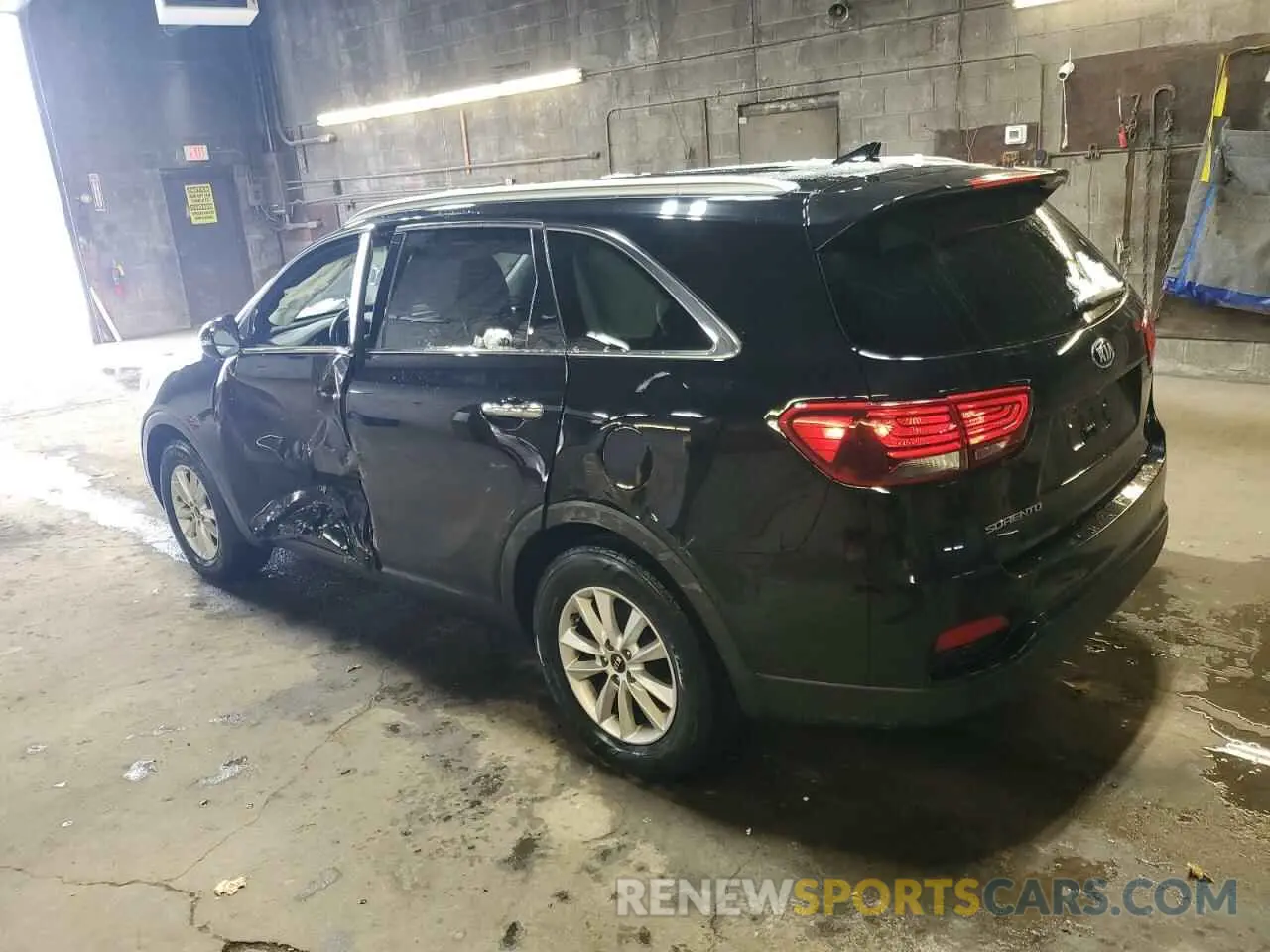 2 Photograph of a damaged car 5XYPGDA50KG492957 KIA SORENTO 2019