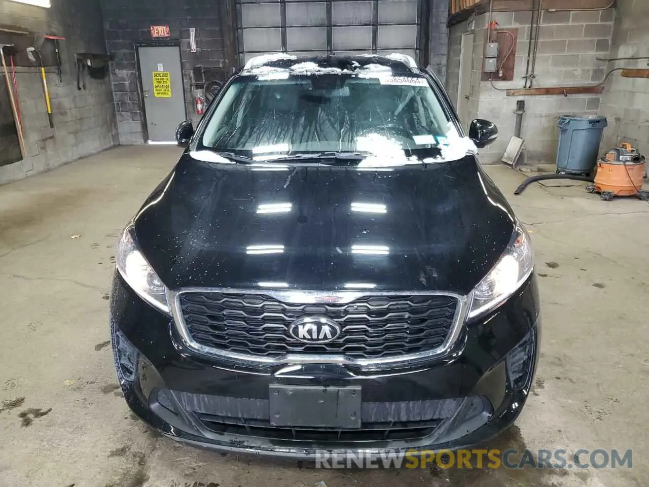 5 Photograph of a damaged car 5XYPGDA50KG492957 KIA SORENTO 2019