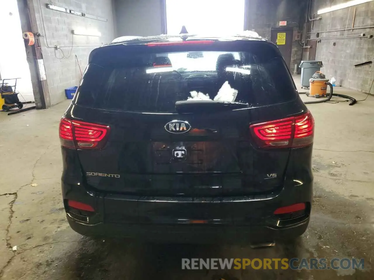 6 Photograph of a damaged car 5XYPGDA50KG492957 KIA SORENTO 2019