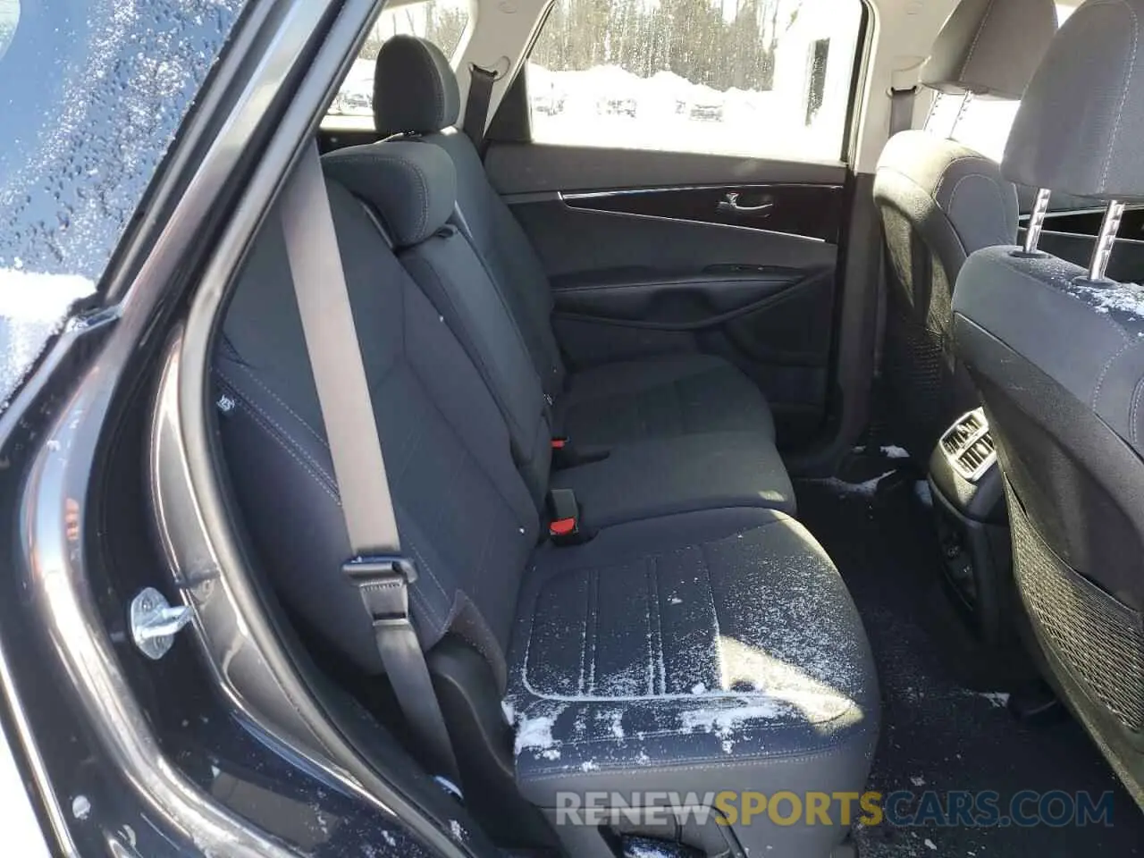 11 Photograph of a damaged car 5XYPGDA50KG493316 KIA SORENTO 2019