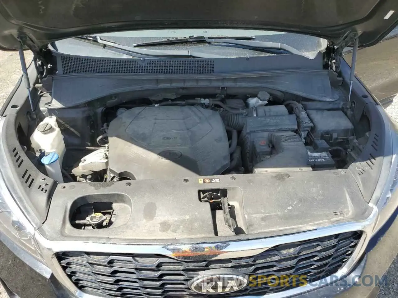 12 Photograph of a damaged car 5XYPGDA50KG522992 KIA SORENTO 2019