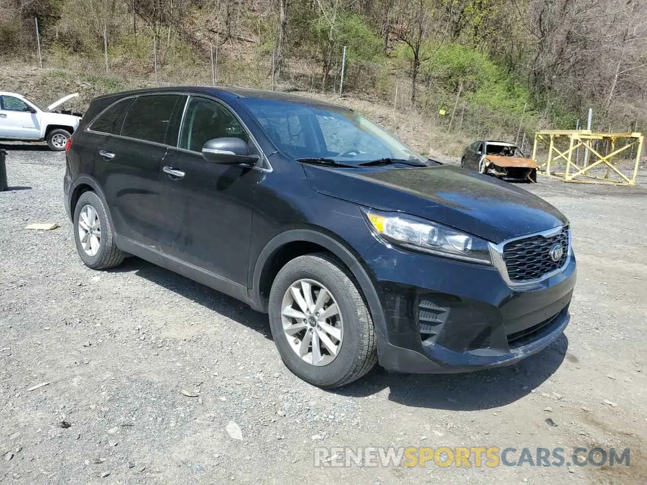 4 Photograph of a damaged car 5XYPGDA50KG522992 KIA SORENTO 2019