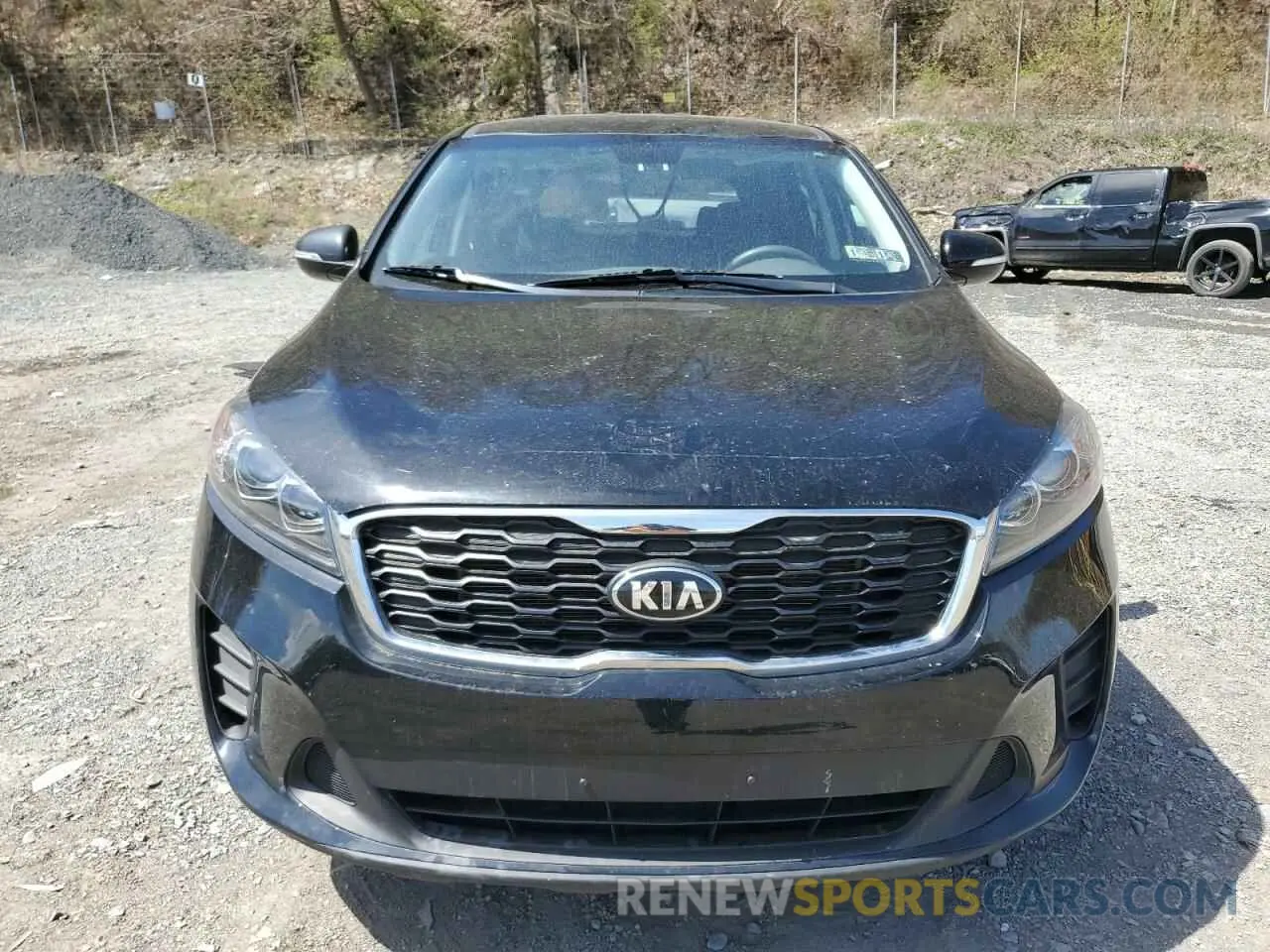 5 Photograph of a damaged car 5XYPGDA50KG522992 KIA SORENTO 2019