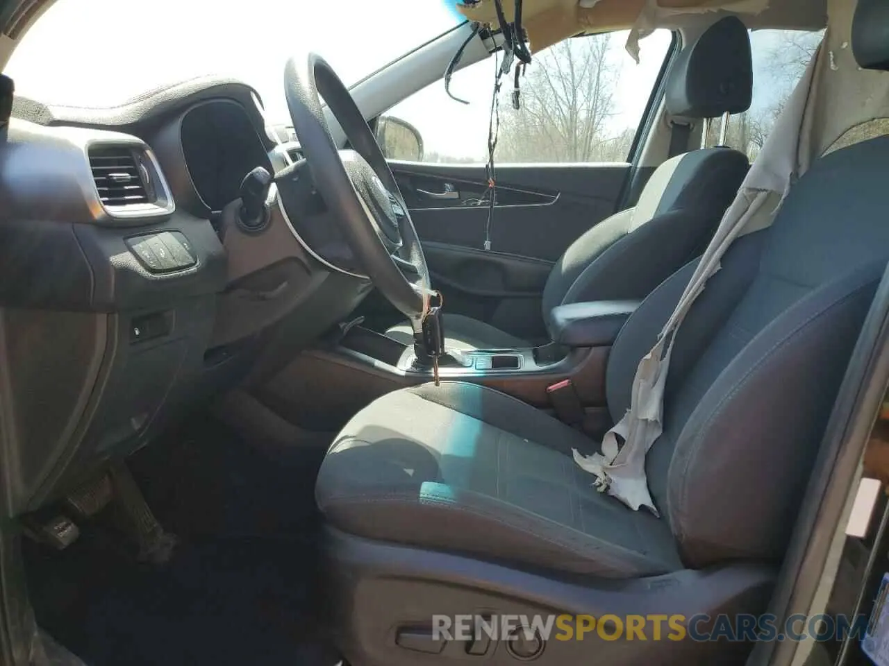 7 Photograph of a damaged car 5XYPGDA50KG522992 KIA SORENTO 2019