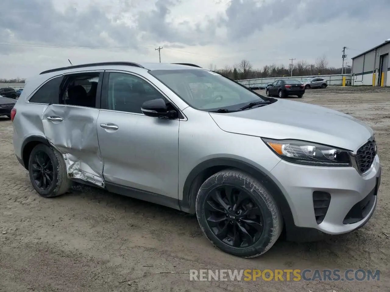 4 Photograph of a damaged car 5XYPGDA50KG584618 KIA SORENTO 2019