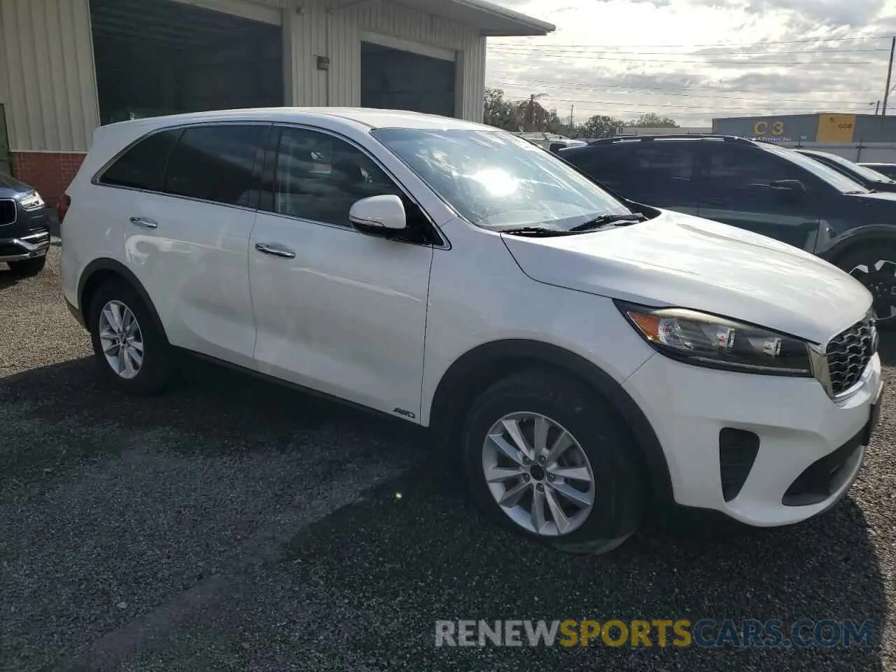 4 Photograph of a damaged car 5XYPGDA51KG440656 KIA SORENTO 2019