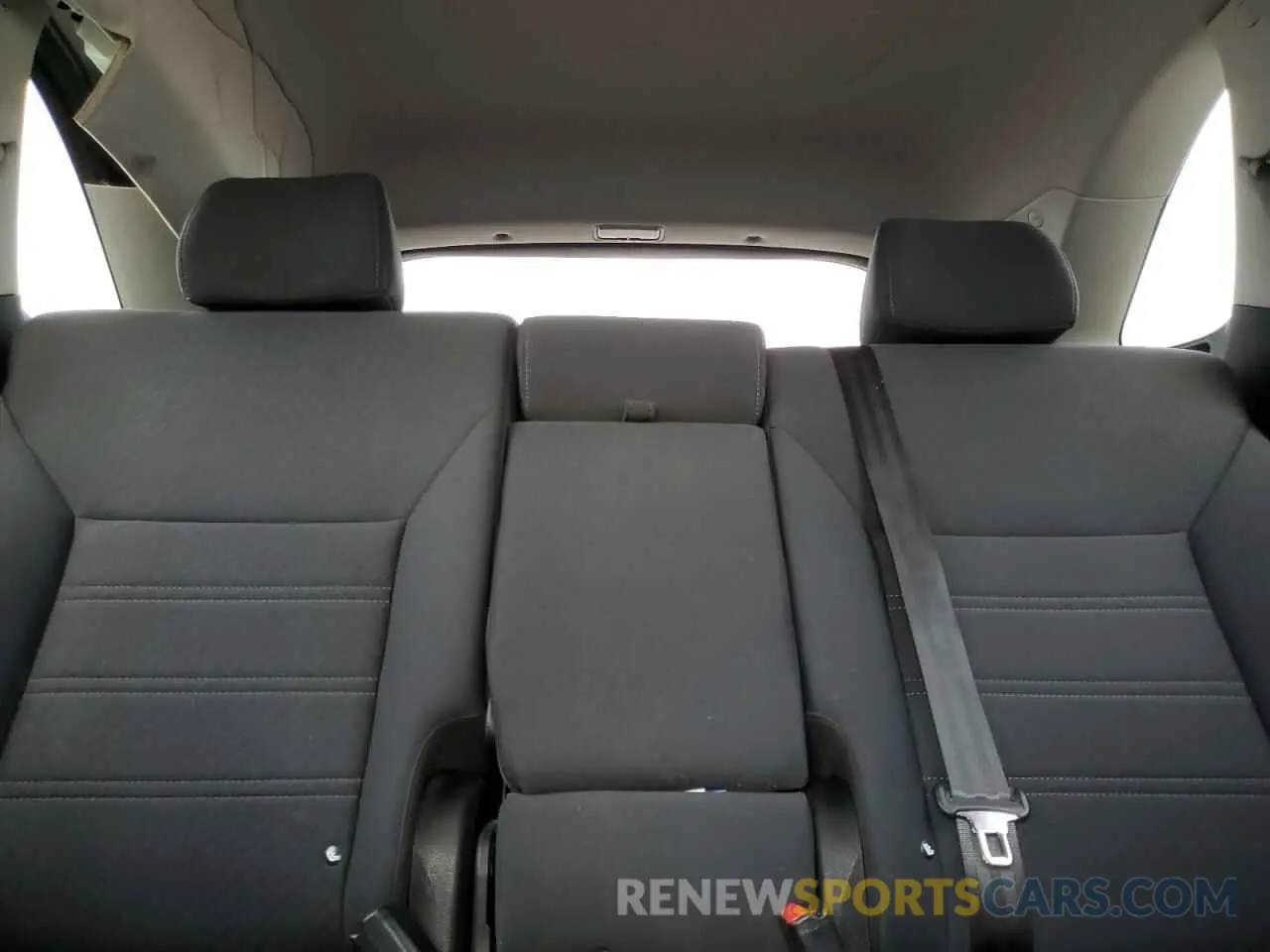 10 Photograph of a damaged car 5XYPGDA51KG449633 KIA SORENTO 2019
