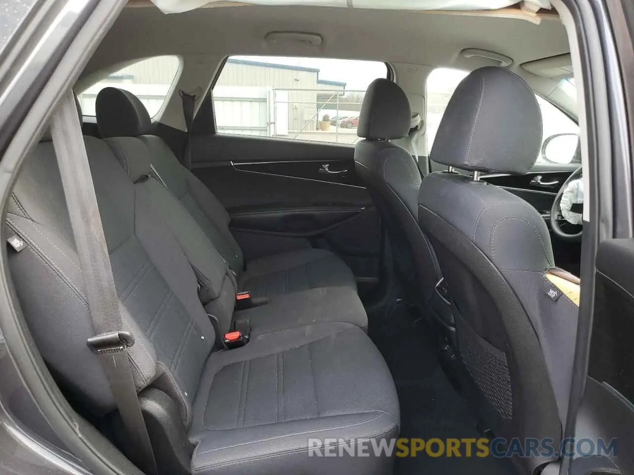 11 Photograph of a damaged car 5XYPGDA51KG449633 KIA SORENTO 2019
