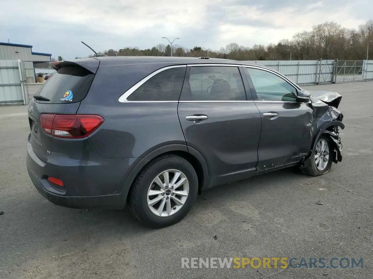 3 Photograph of a damaged car 5XYPGDA51KG449633 KIA SORENTO 2019