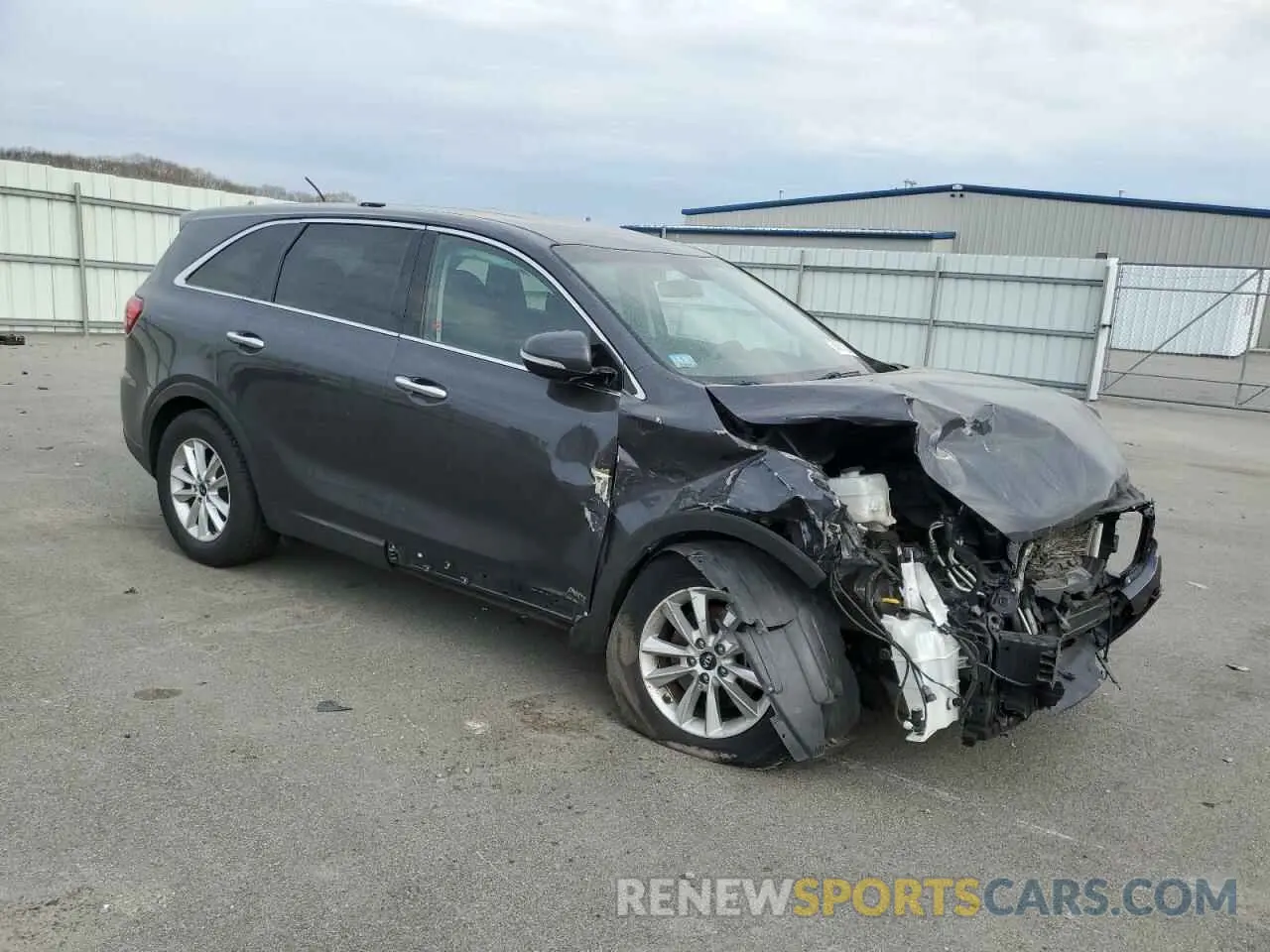 4 Photograph of a damaged car 5XYPGDA51KG449633 KIA SORENTO 2019