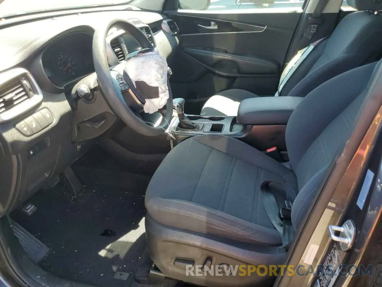 7 Photograph of a damaged car 5XYPGDA51KG449633 KIA SORENTO 2019