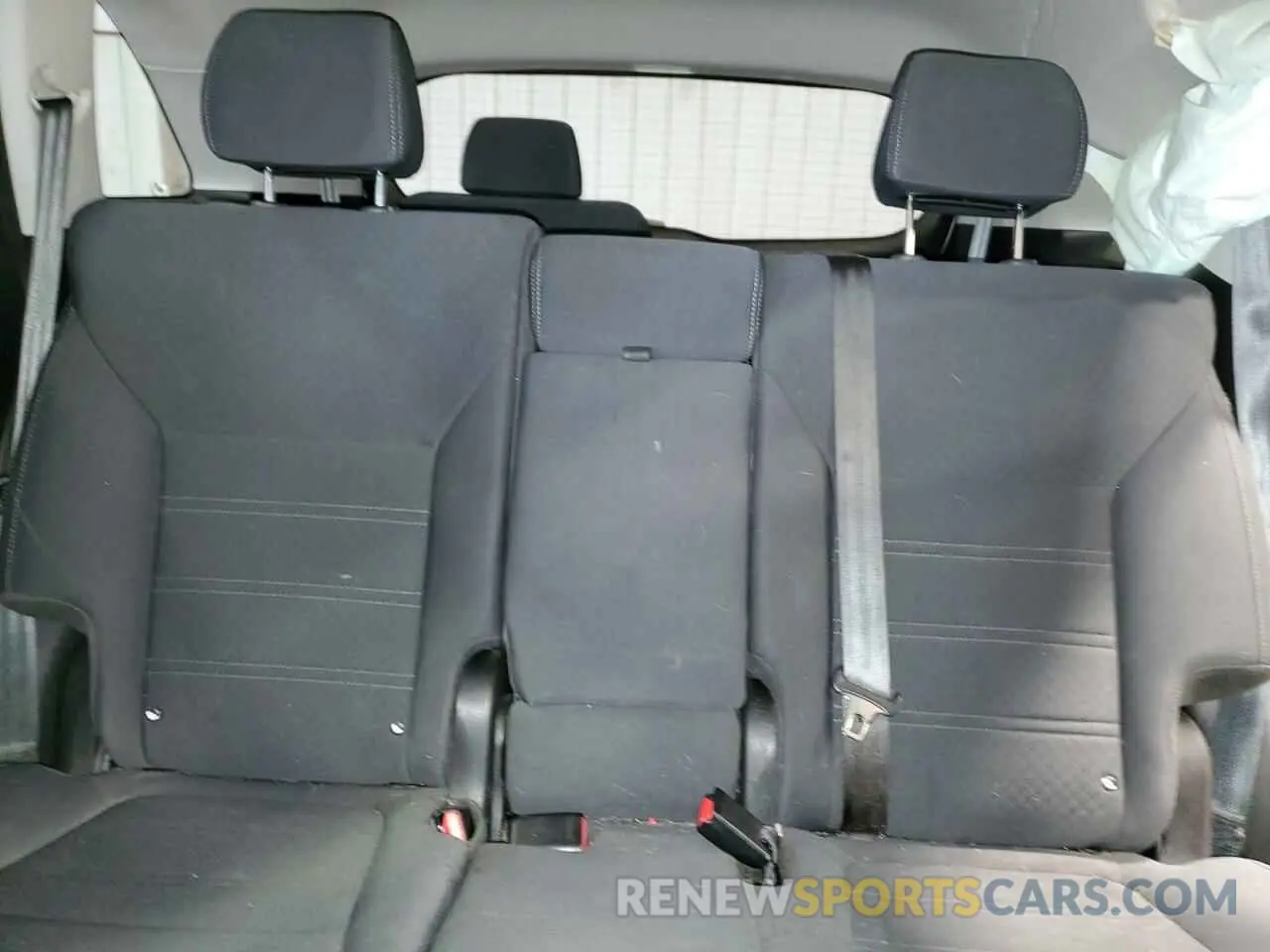 10 Photograph of a damaged car 5XYPGDA51KG474712 KIA SORENTO 2019