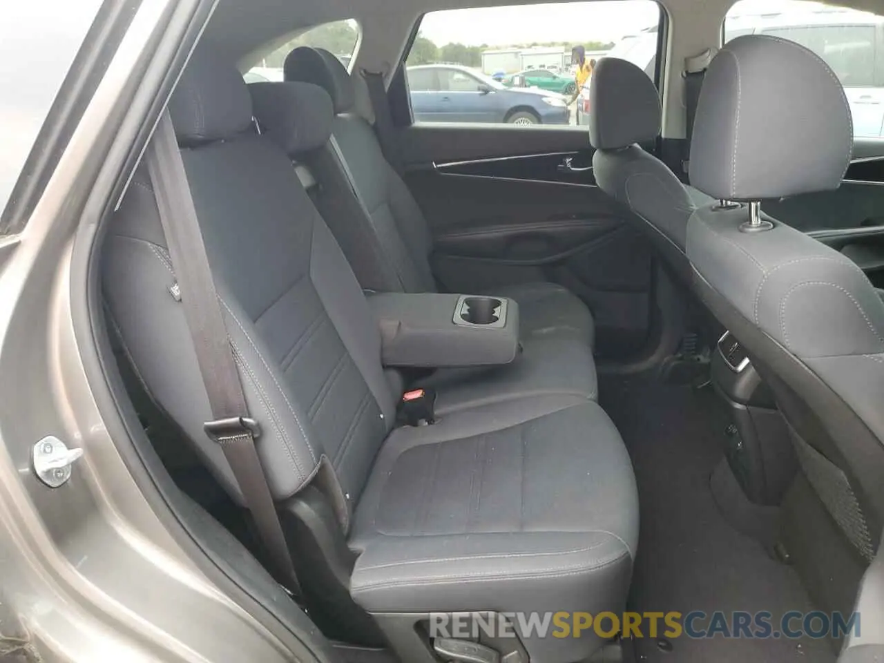 11 Photograph of a damaged car 5XYPGDA51KG476895 KIA SORENTO 2019