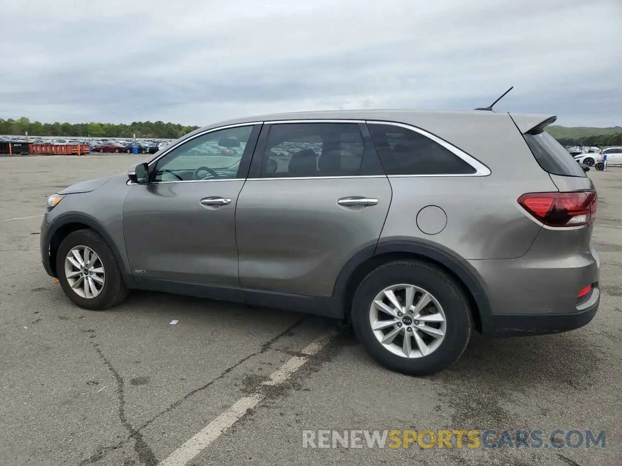 2 Photograph of a damaged car 5XYPGDA51KG476895 KIA SORENTO 2019