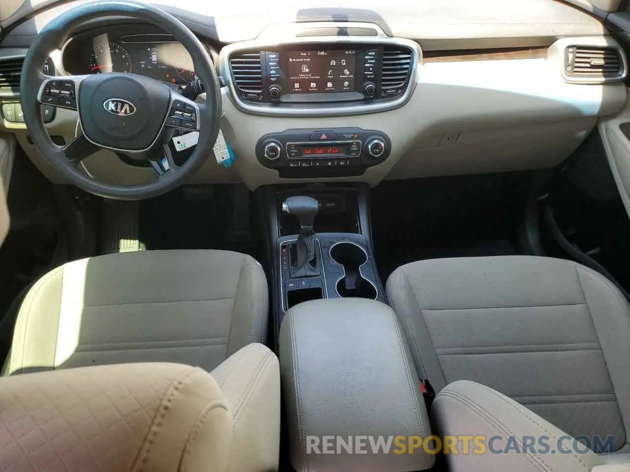 8 Photograph of a damaged car 5XYPGDA51KG522693 KIA SORENTO 2019