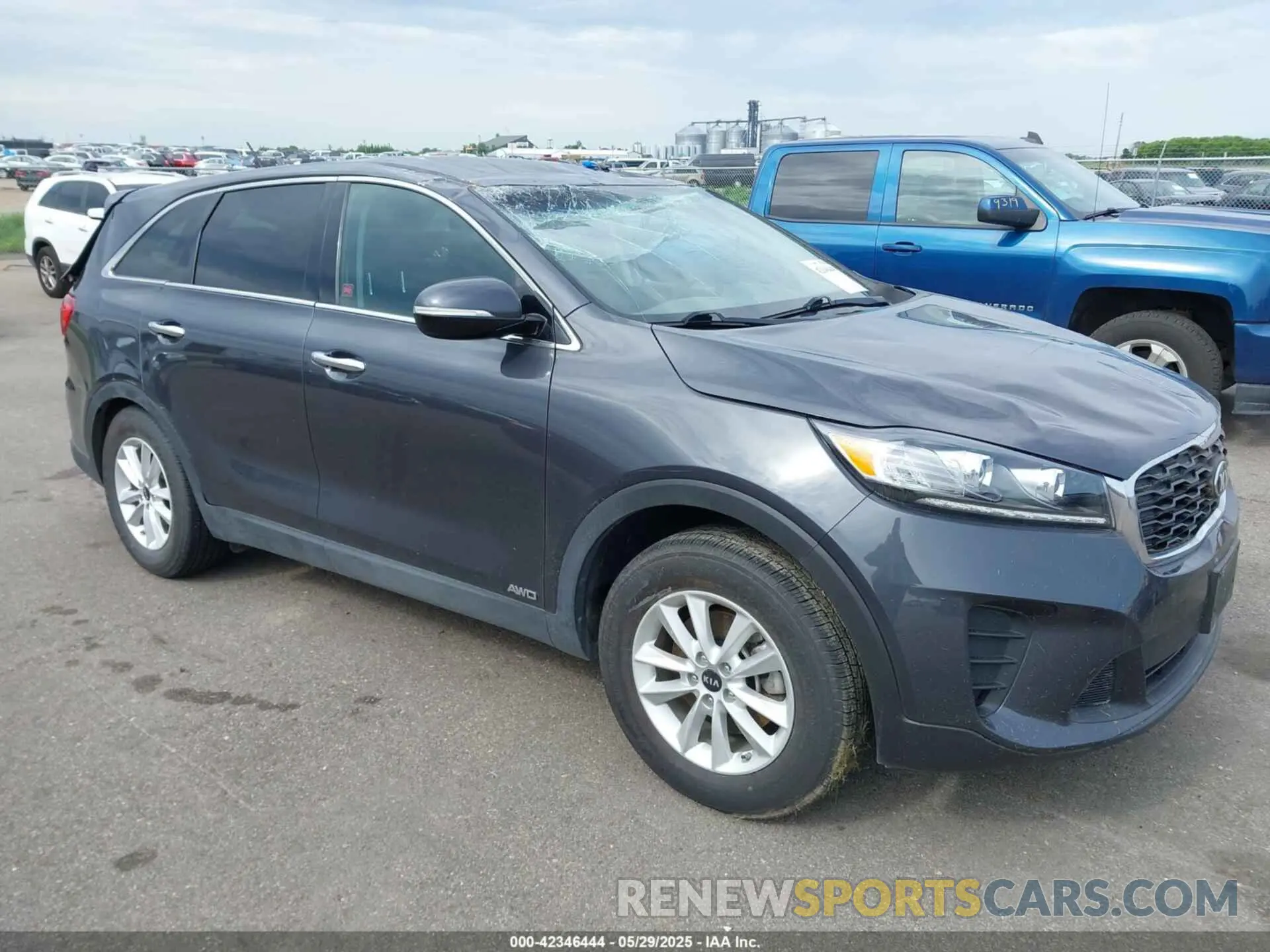 1 Photograph of a damaged car 5XYPGDA51KG522810 KIA SORENTO 2019