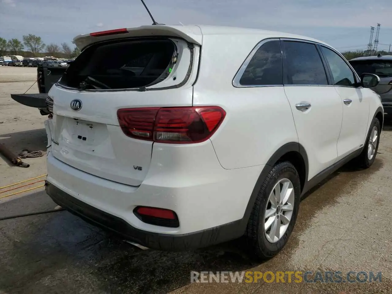 3 Photograph of a damaged car 5XYPGDA51KG537081 KIA SORENTO 2019