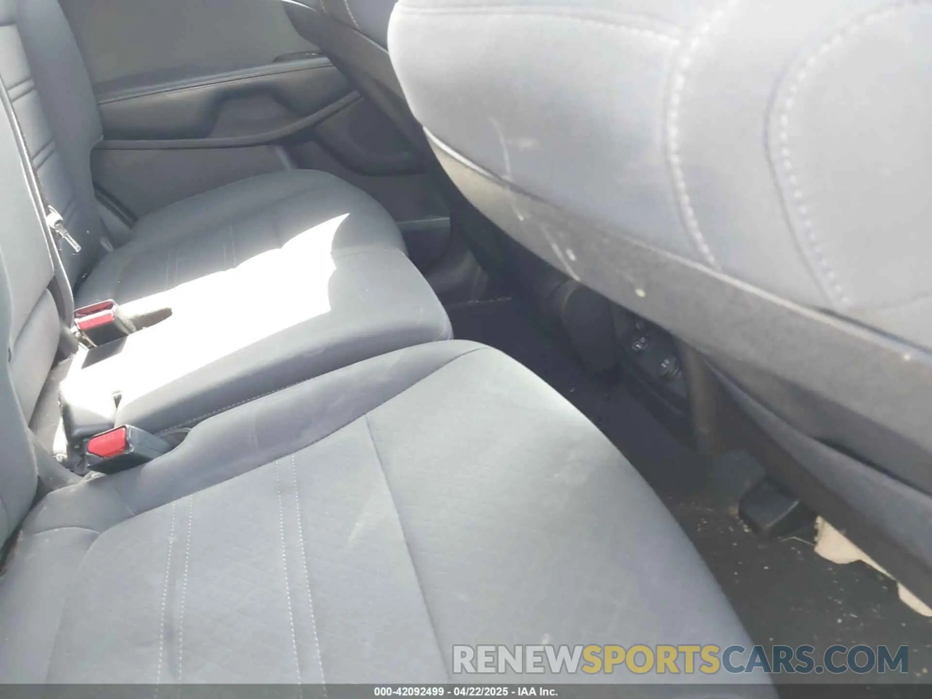 8 Photograph of a damaged car 5XYPGDA51KG571442 KIA SORENTO 2019