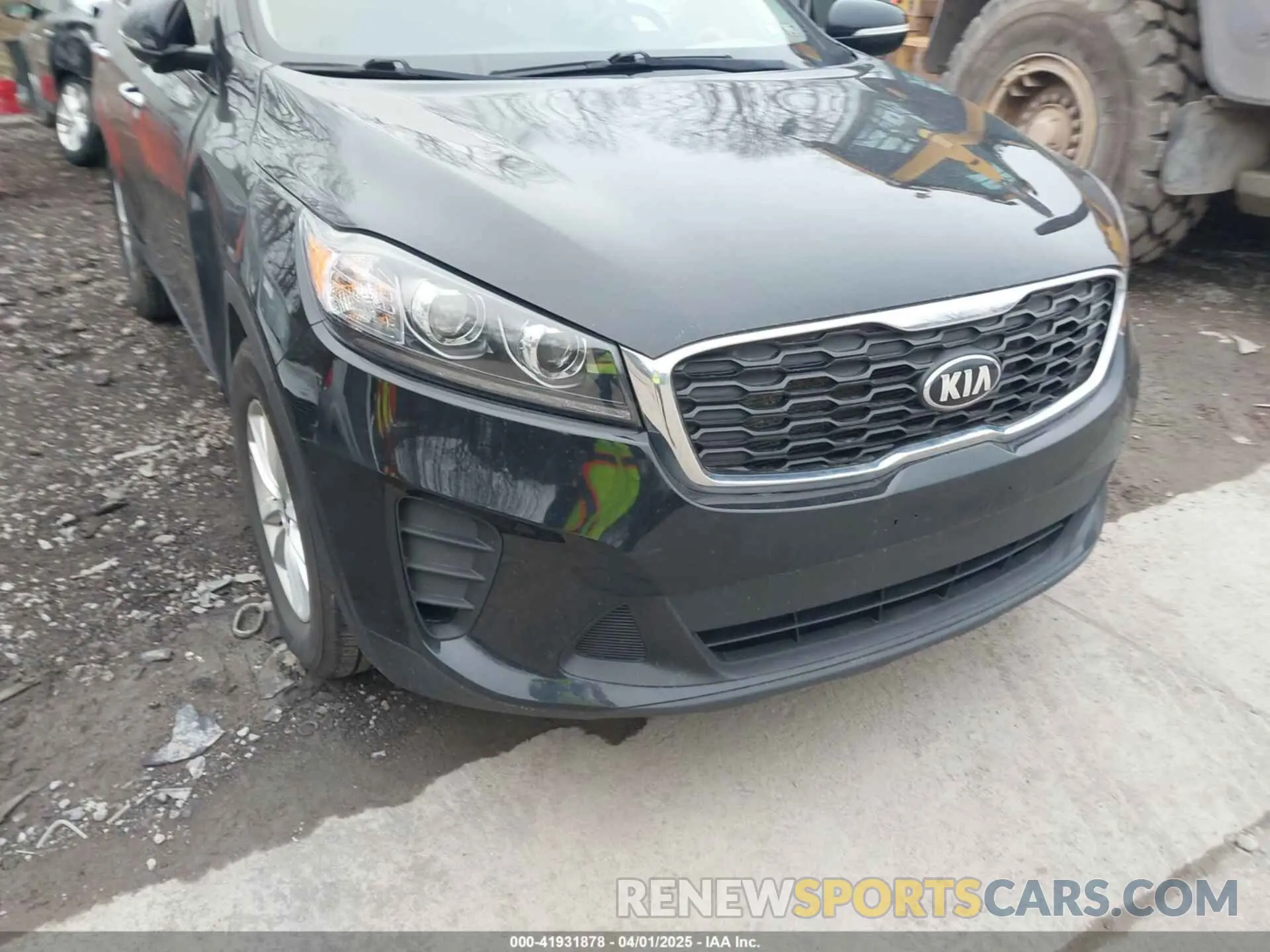 13 Photograph of a damaged car 5XYPGDA52KG449978 KIA SORENTO 2019