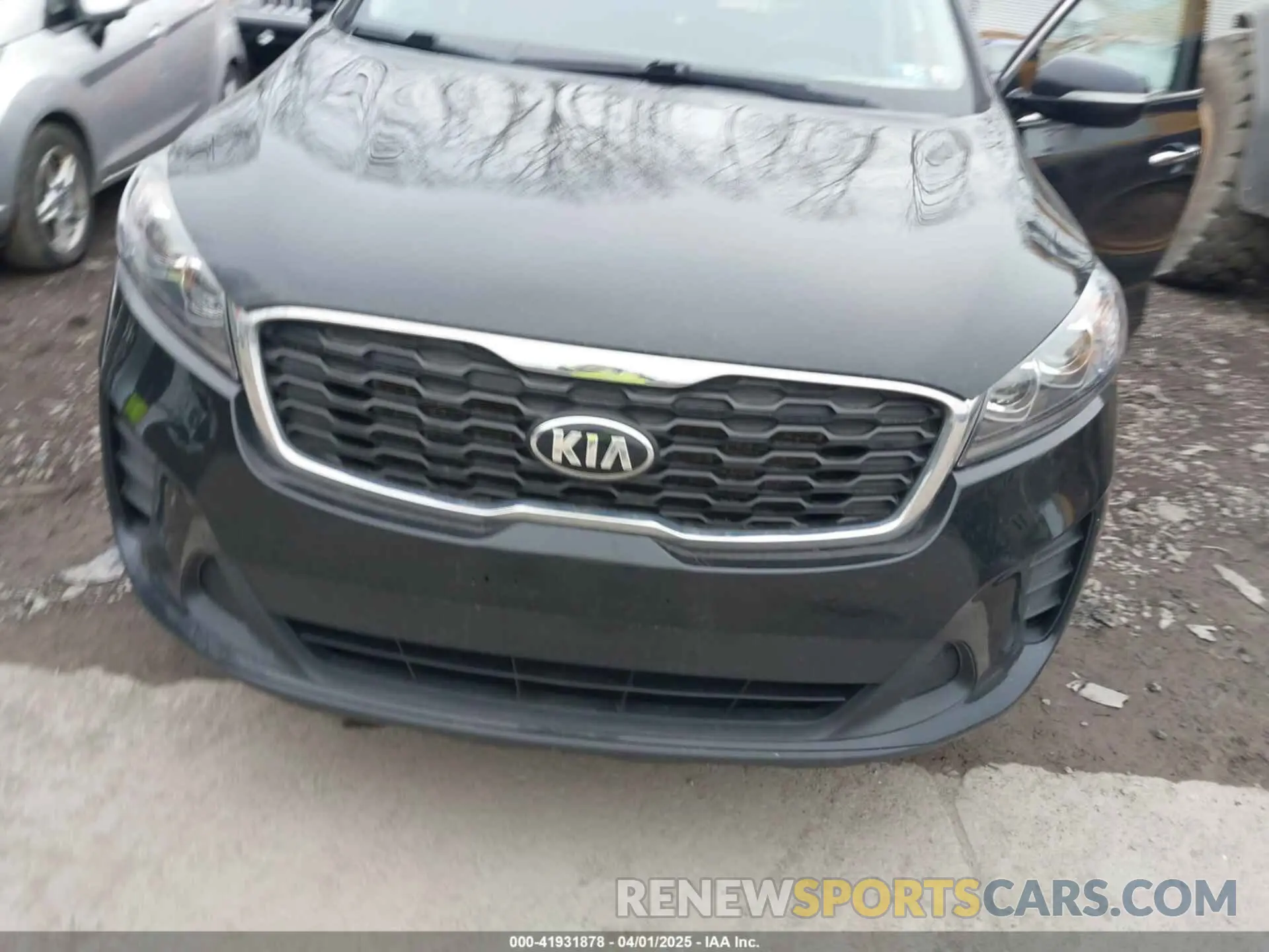 14 Photograph of a damaged car 5XYPGDA52KG449978 KIA SORENTO 2019