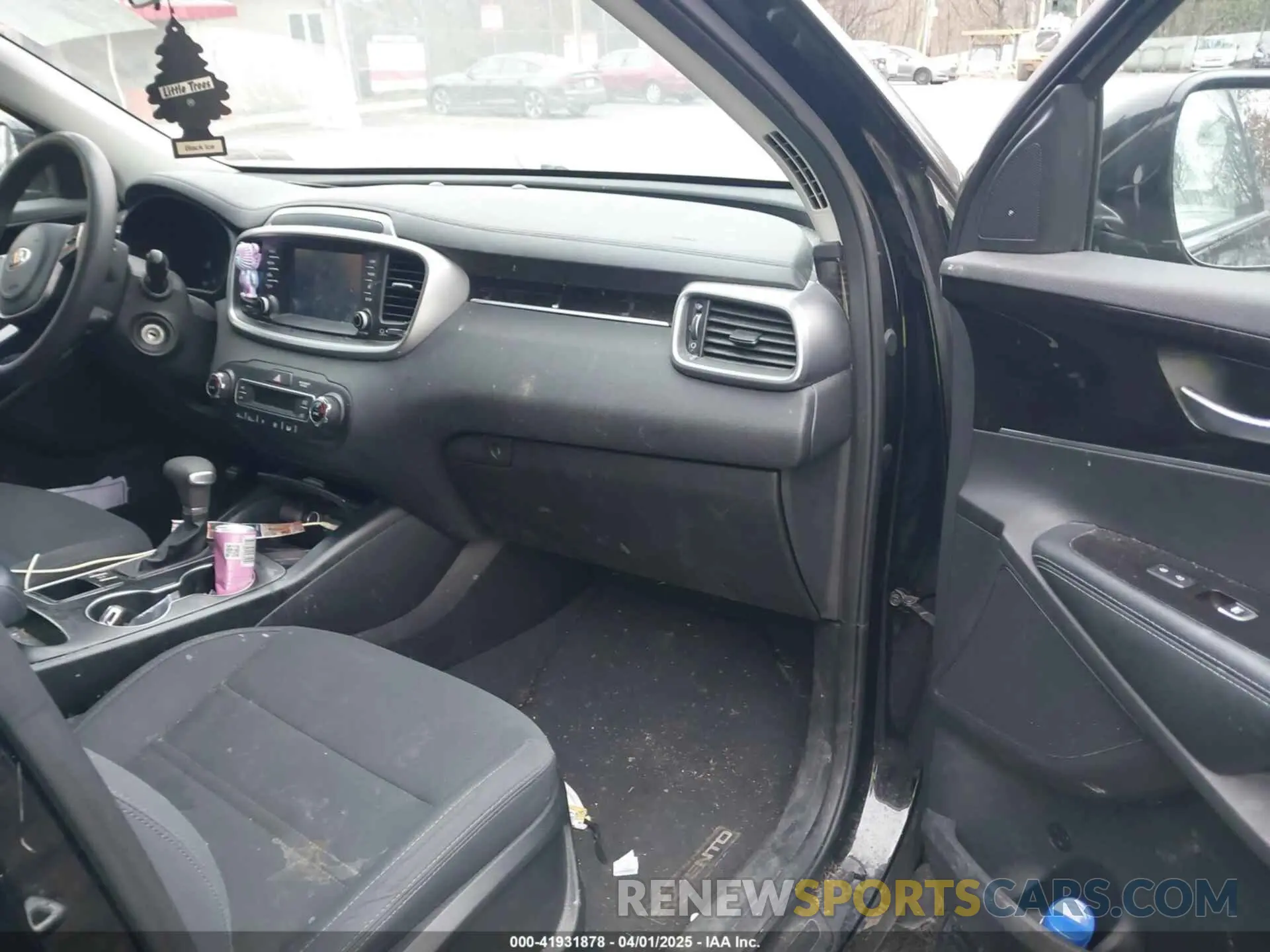 5 Photograph of a damaged car 5XYPGDA52KG449978 KIA SORENTO 2019