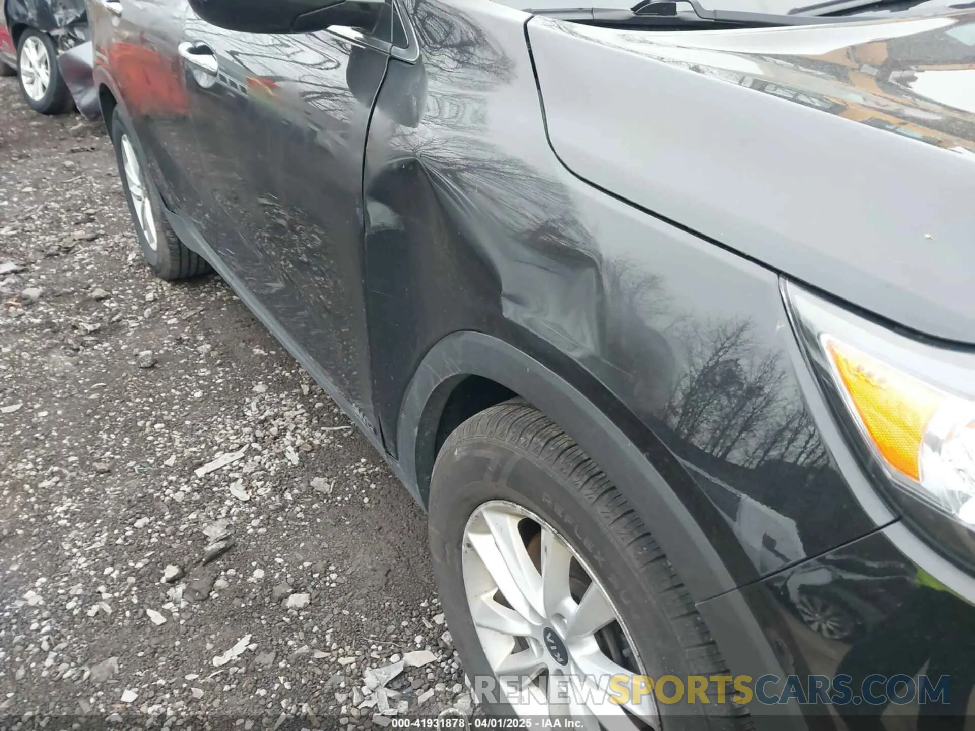 6 Photograph of a damaged car 5XYPGDA52KG449978 KIA SORENTO 2019