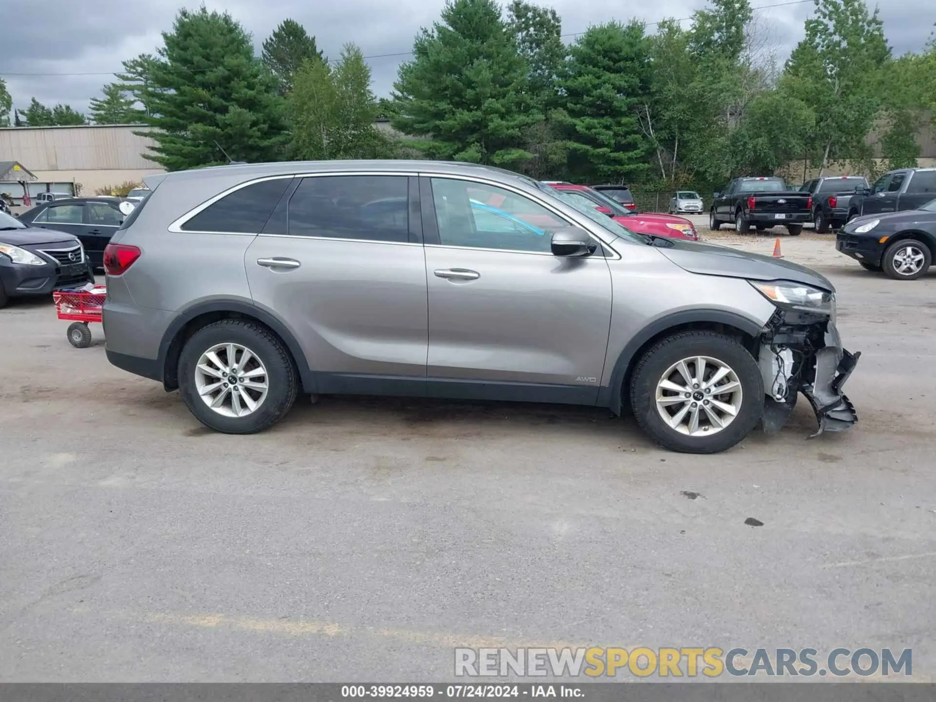 14 Photograph of a damaged car 5XYPGDA52KG457482 KIA SORENTO 2019