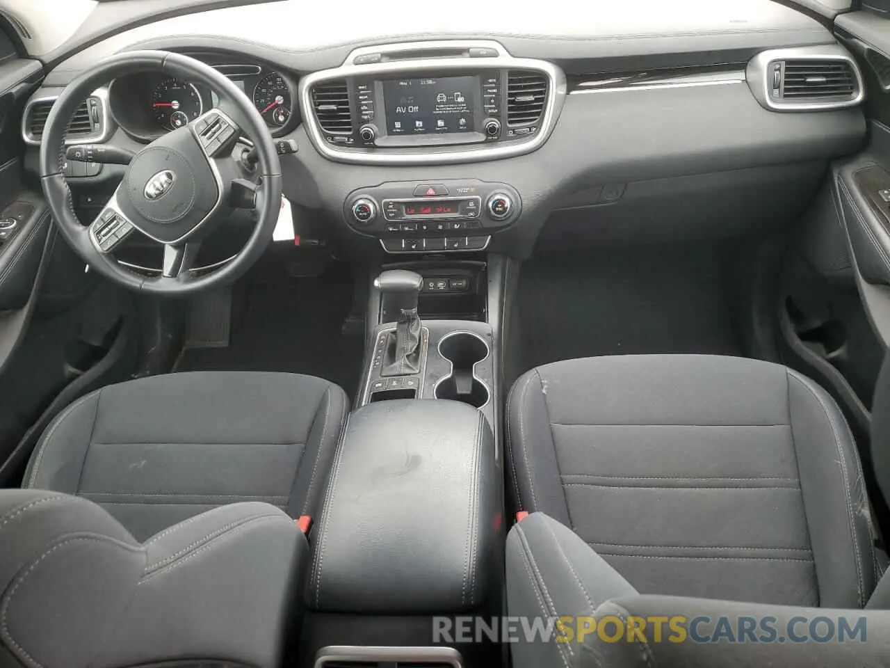 8 Photograph of a damaged car 5XYPGDA52KG457496 KIA SORENTO 2019