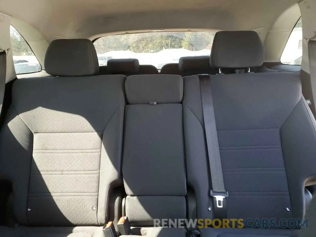 10 Photograph of a damaged car 5XYPGDA52KG471088 KIA SORENTO 2019