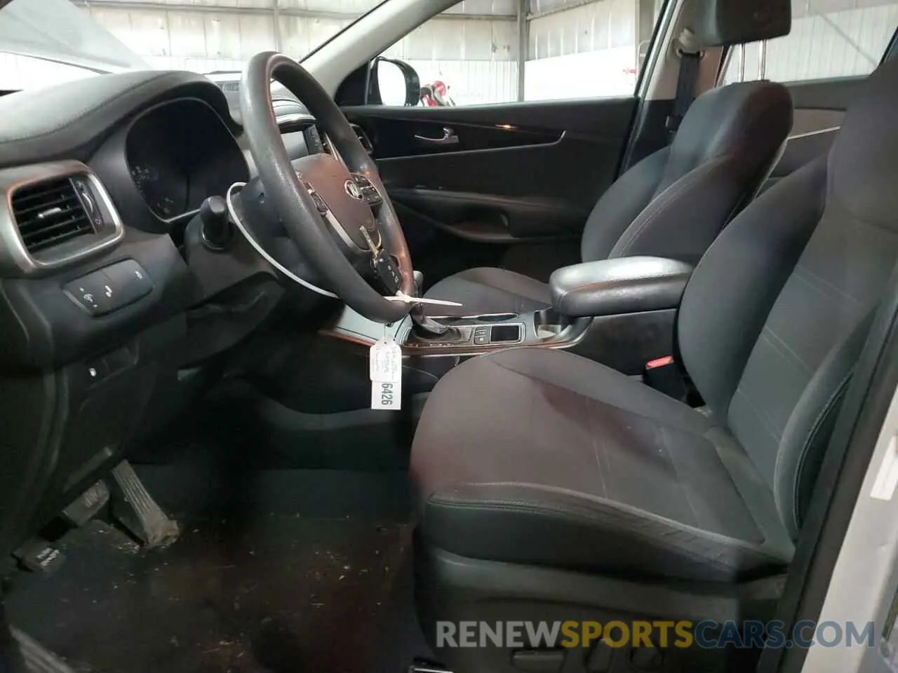 7 Photograph of a damaged car 5XYPGDA52KG480034 KIA SORENTO 2019
