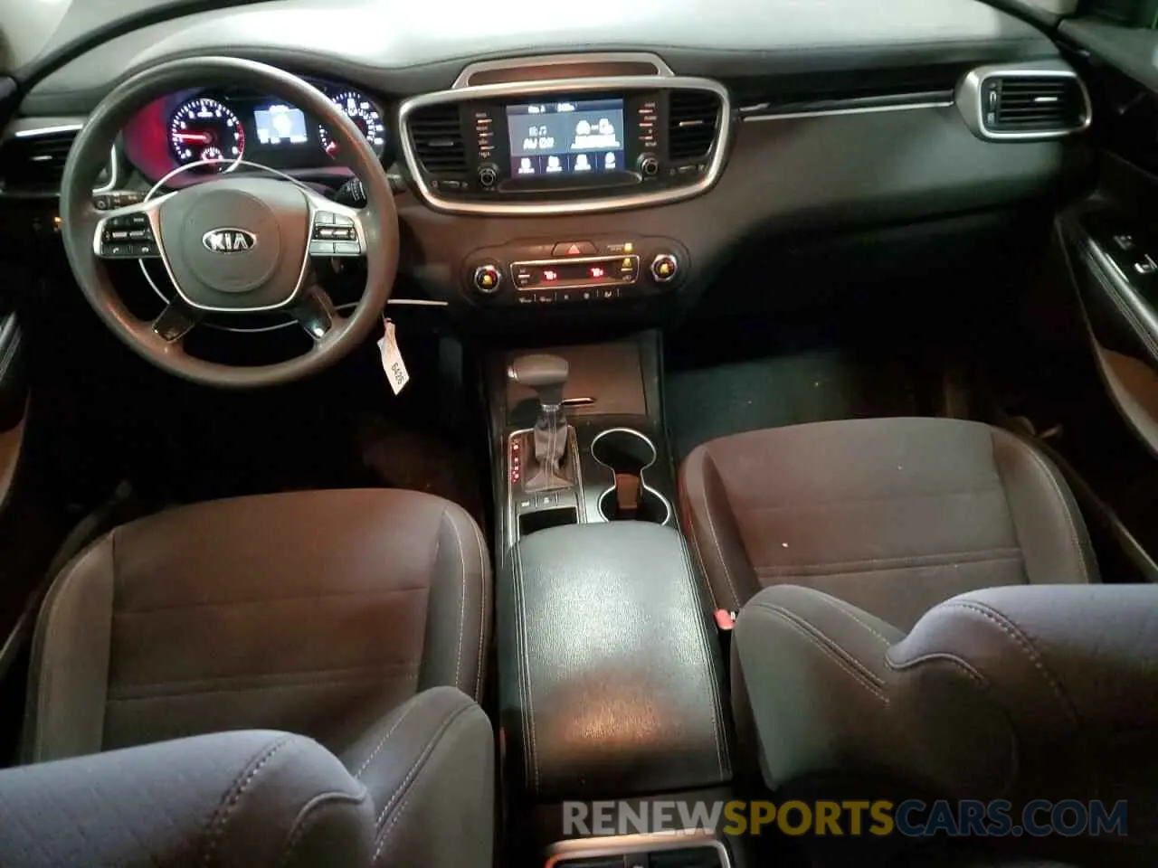 8 Photograph of a damaged car 5XYPGDA52KG480034 KIA SORENTO 2019